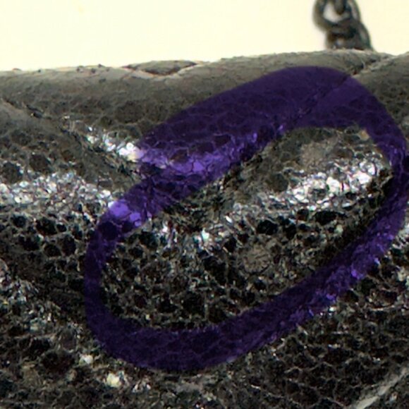 Victoria’s Secret Black Quilted Chevron Crossbody Bag Chain Strap Tassel 7"x6" - Picture 2 of 11